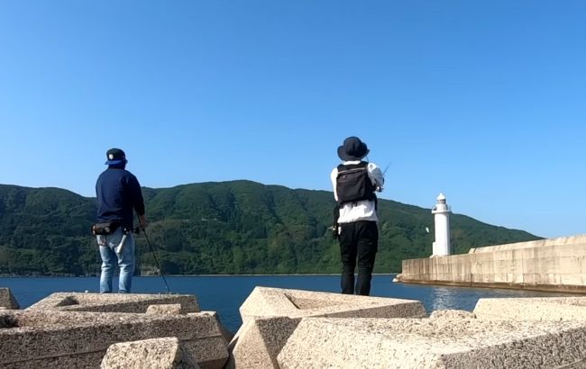 アウトドア　釣り　ライフジャケット　着ける